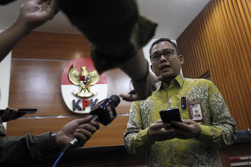 Juru bicara bidang penindakan KPK mengatakan mereka yang terjaring OTT yang dilakukan KPK segera dibawa ke Jakarta dari Kepulauan Meranti.