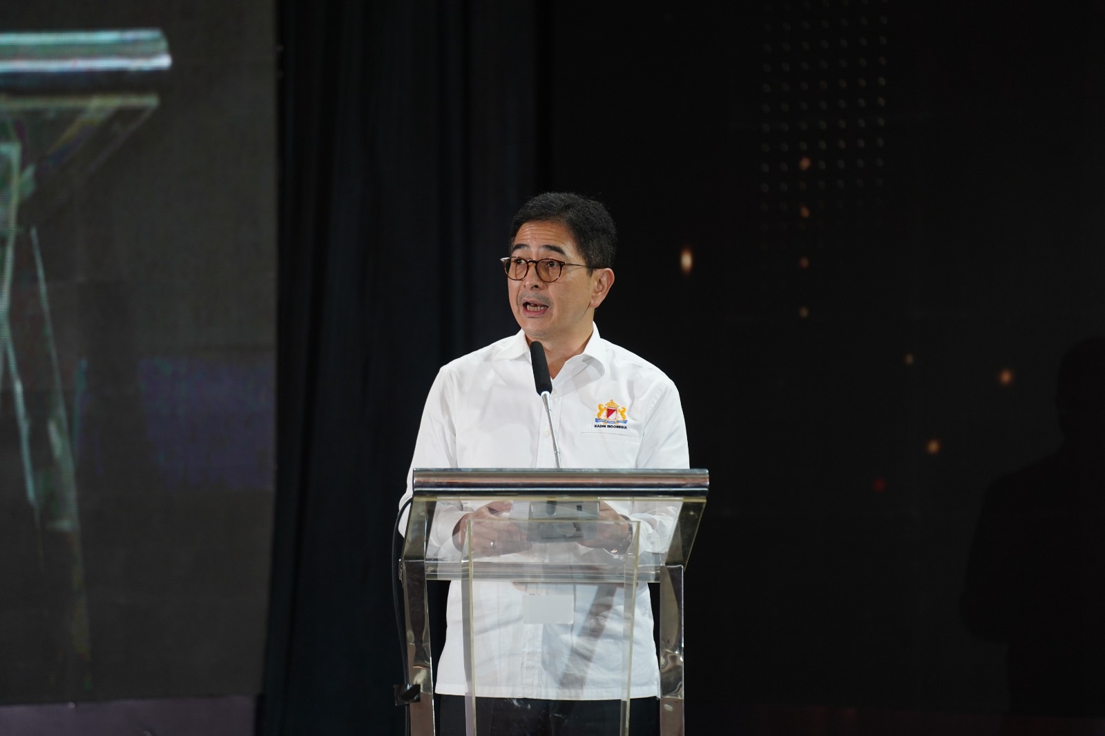 Ketua umum Kadin Arsjad Rasjid dalam penandatangan MoU bersama INA