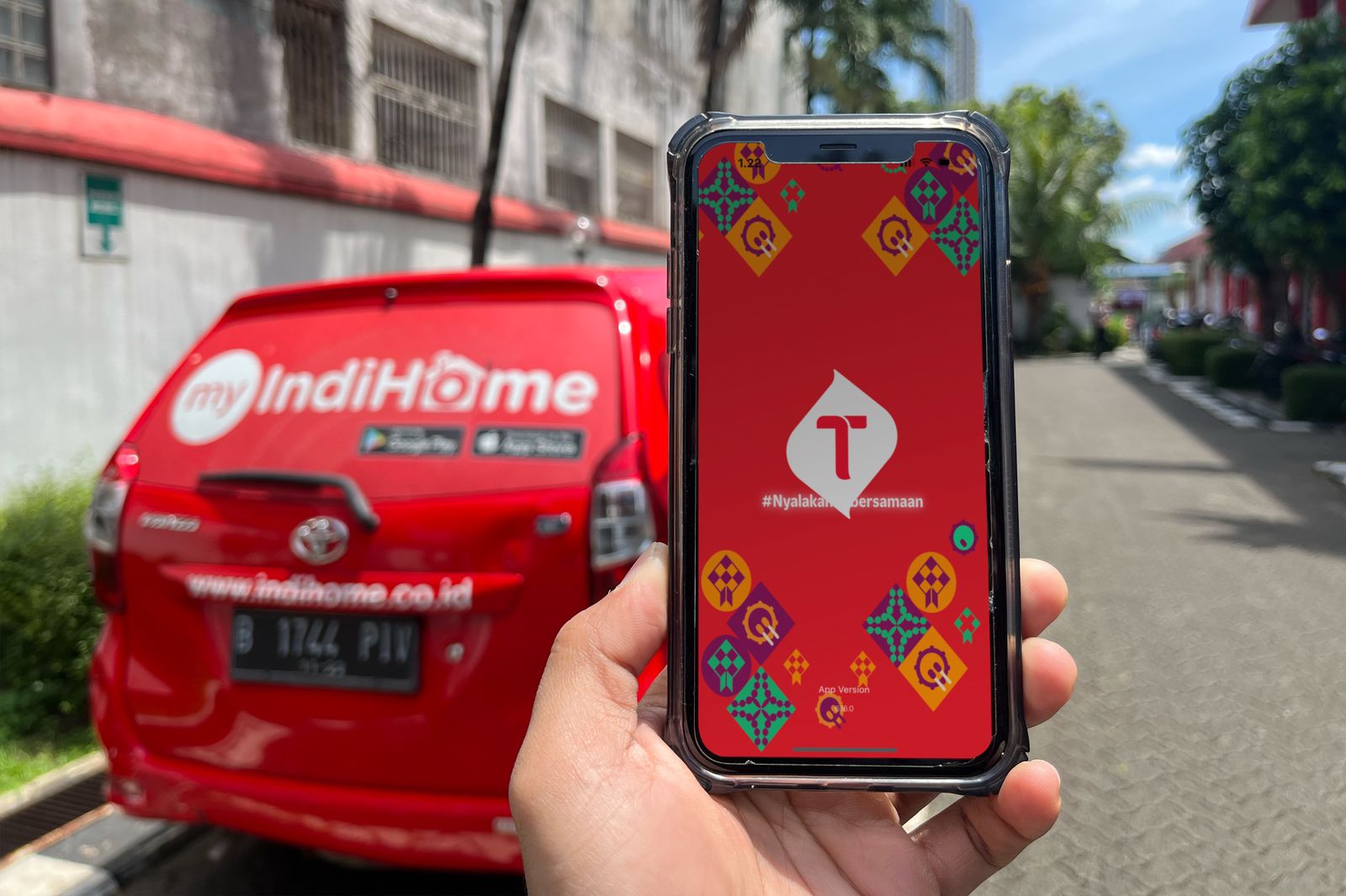 IndiHome merupakan pemain fixed broadband terbesar di Indonesia yang dimiliki 100% oleh Telkom.