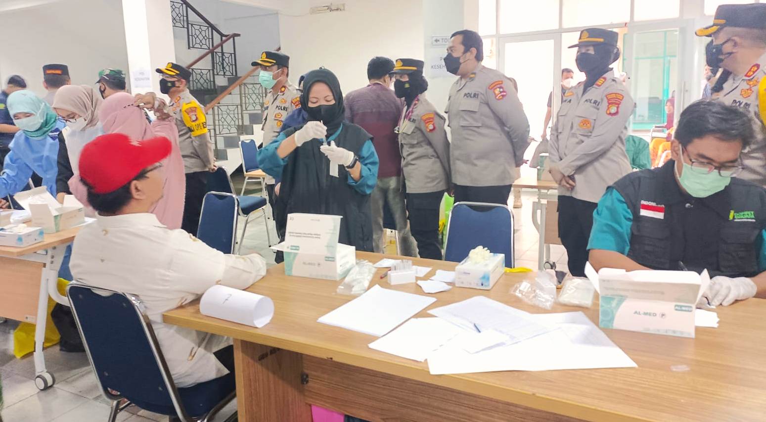 Pemeriksaan kesehatan bagi penyintas konflik Sudan.