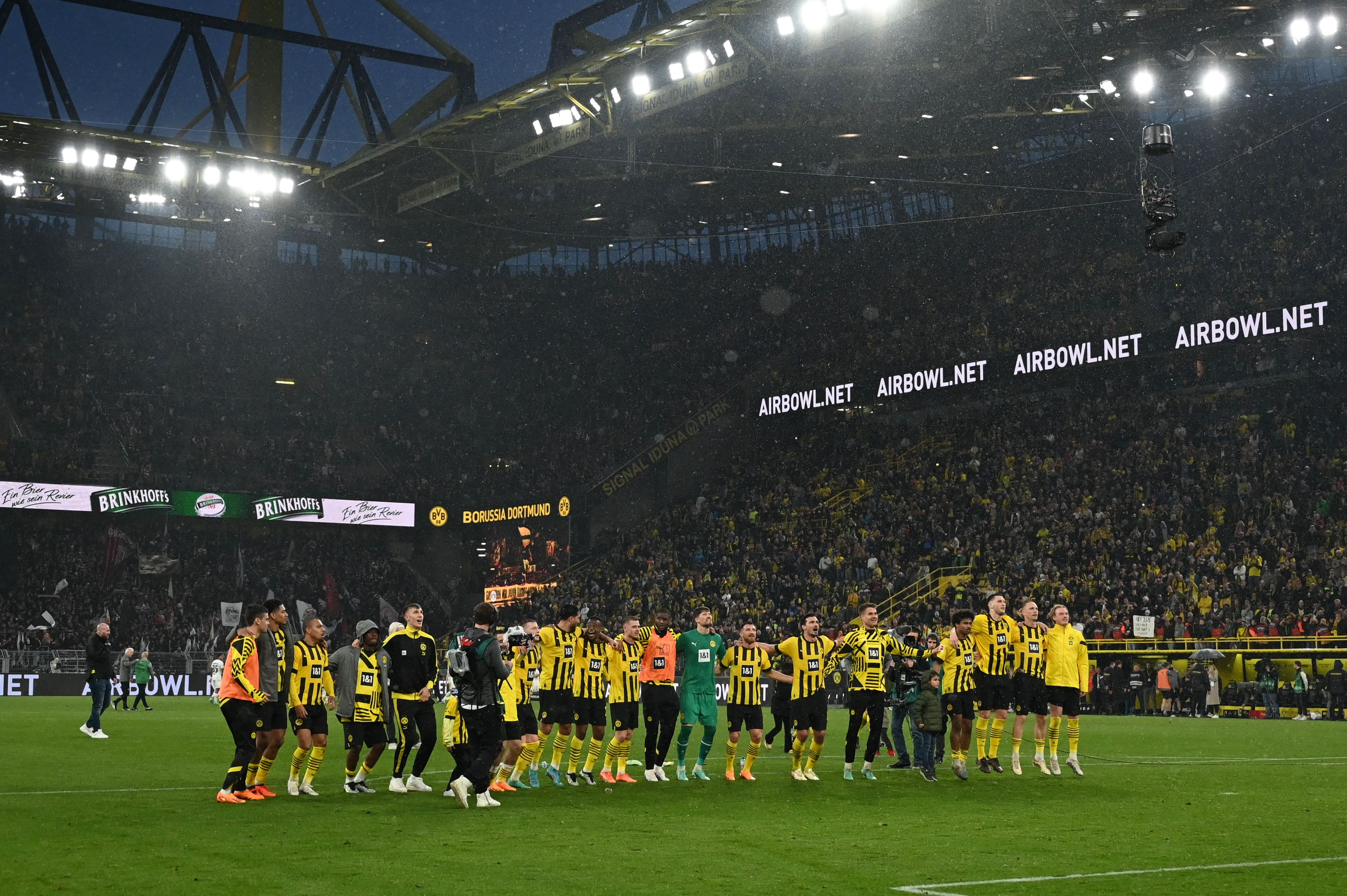 Hajar Frankfurt, Dortmund Naik ke Puncak Klasemen Bundesliga