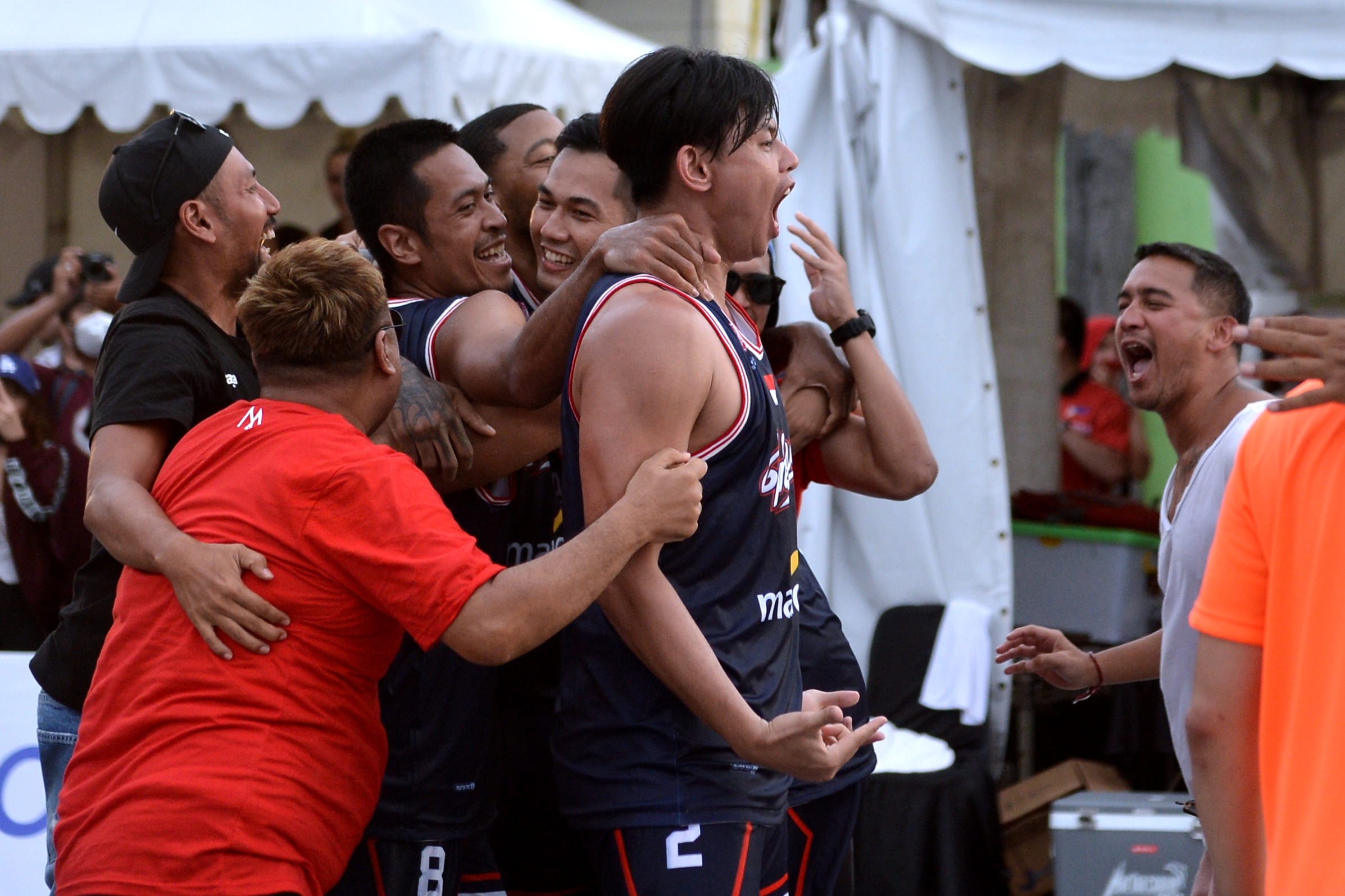Timnas 3 on 3 Indonesia melakukan selebrasi usai menang di laga final ABL 3x3 International Champions Cup 2022 di Bali, 2022 lalu.