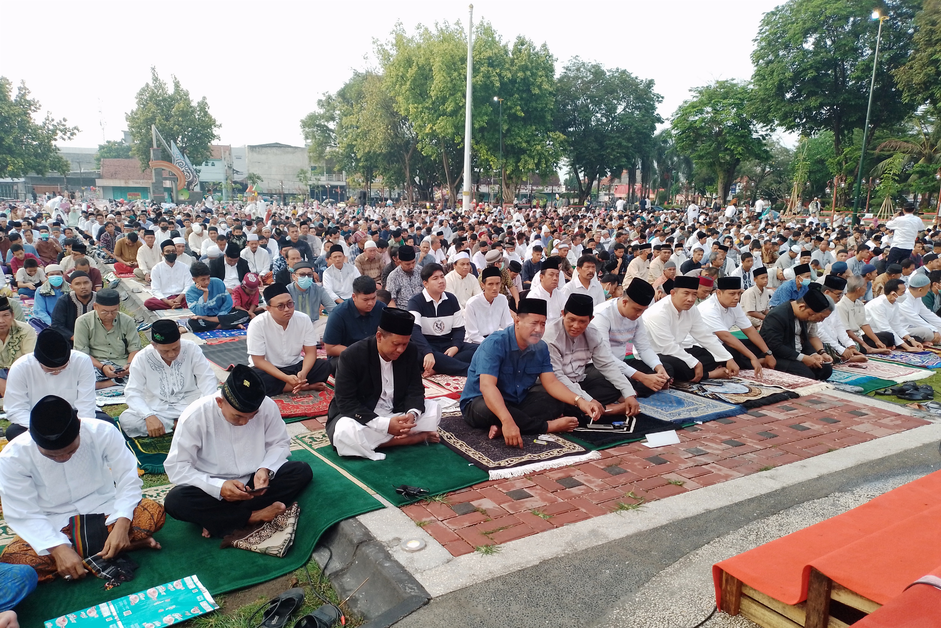 Warga Klaten, Jawa Tengah, menggelar salat Ied