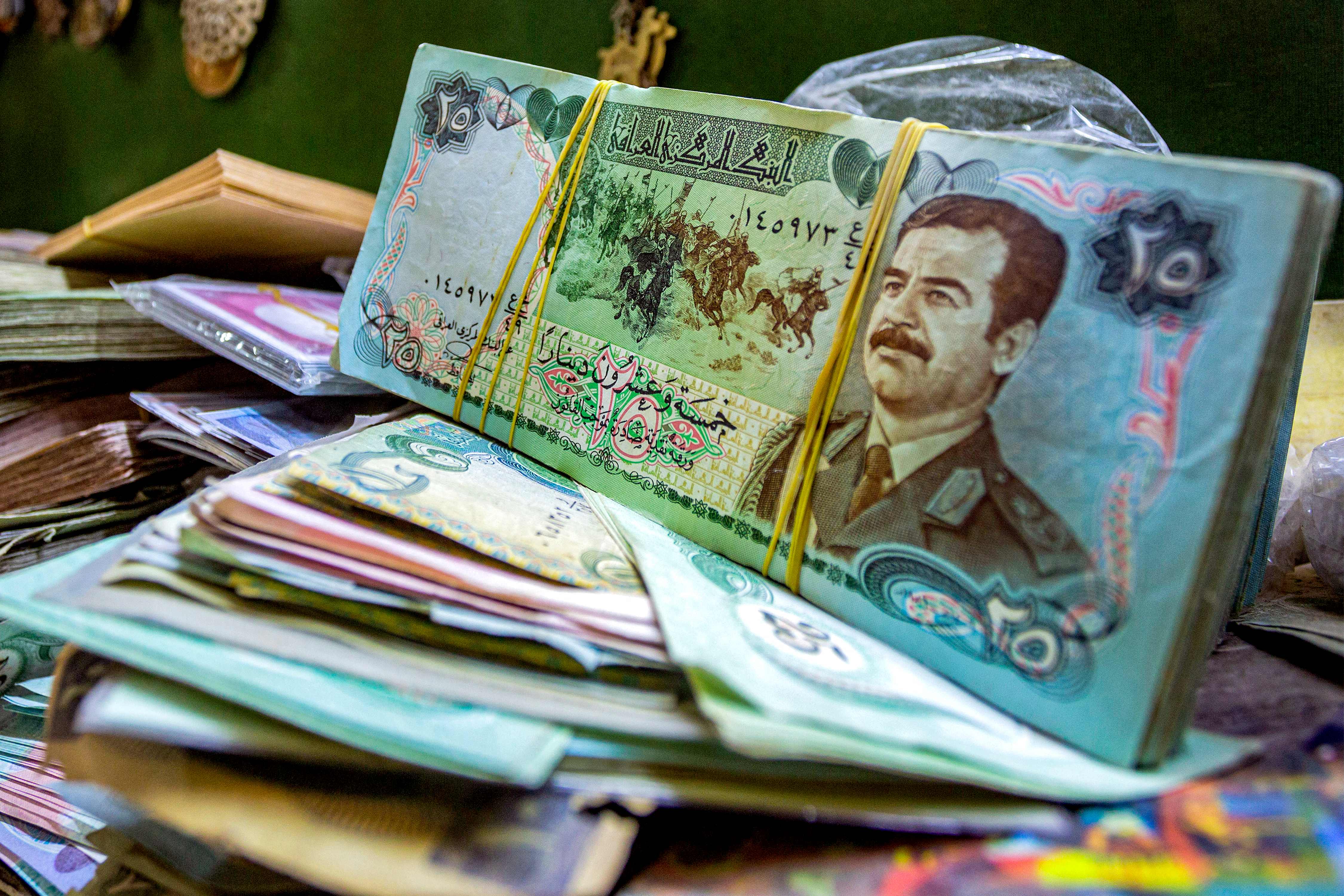 Gambar Saddam Hussein