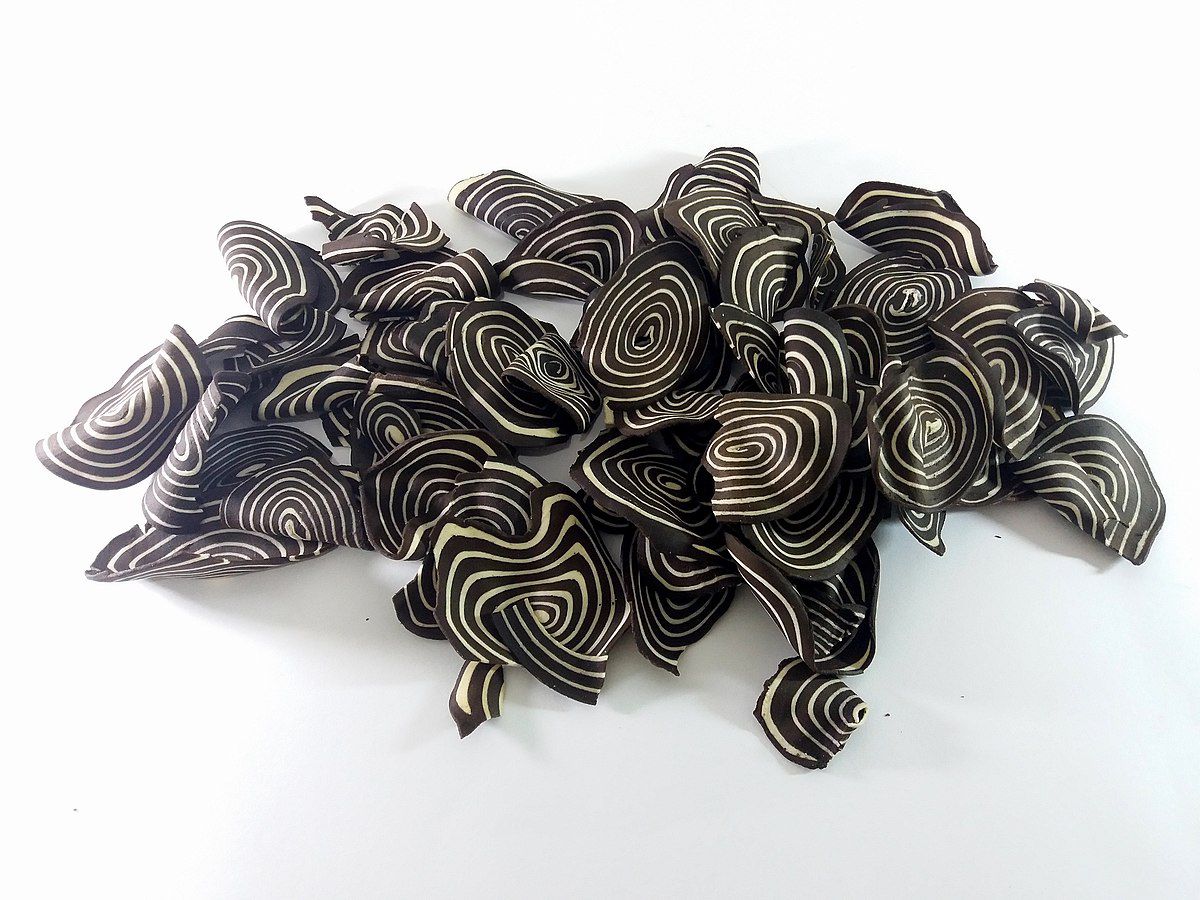 Kue tradisional kuping gajah