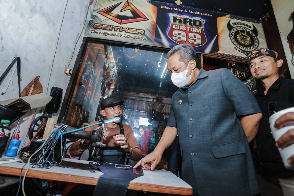 Wali Kota Bandung, Yana Mulyana yang terkena OTT KPK atas dugaan suap dan korupsi pengadaan cctv dan jaringan internet Kota Bandung.