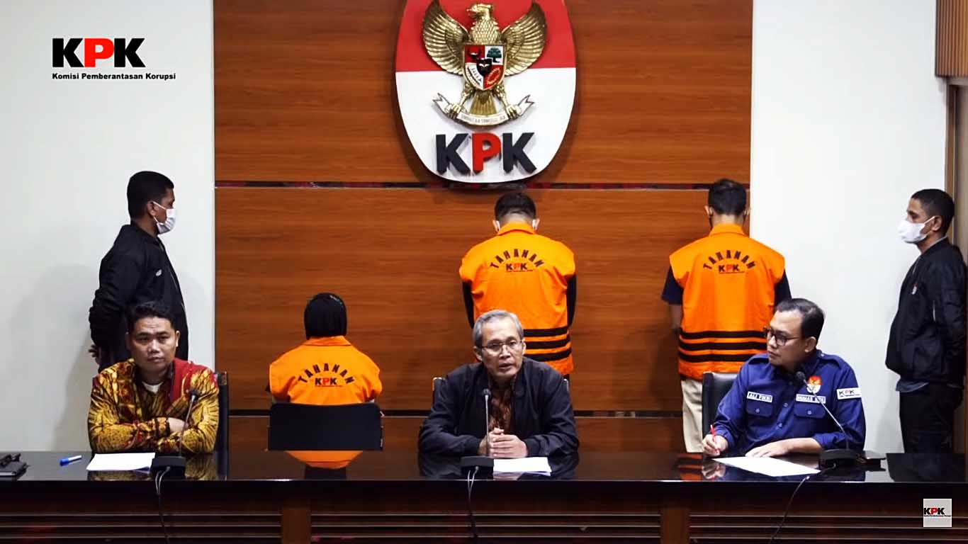 Penetapan Bupati Kepulauan Meranti Muhammad Adil sebagai tersangka kasus korupsi.