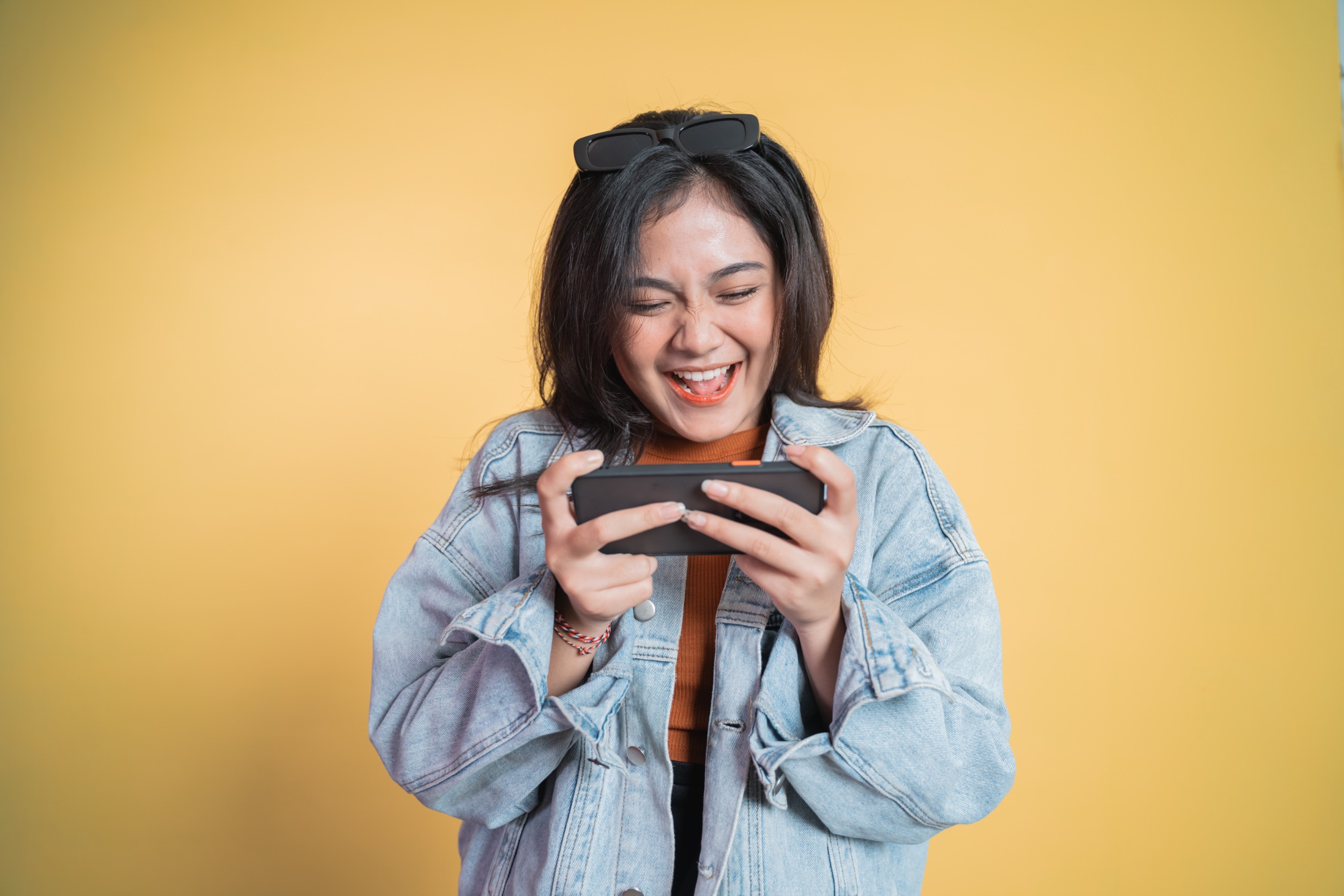 Belanja untuk mobile game 2022 di Indonesia masih meningkat kendati secara global mengalami penurunan. 