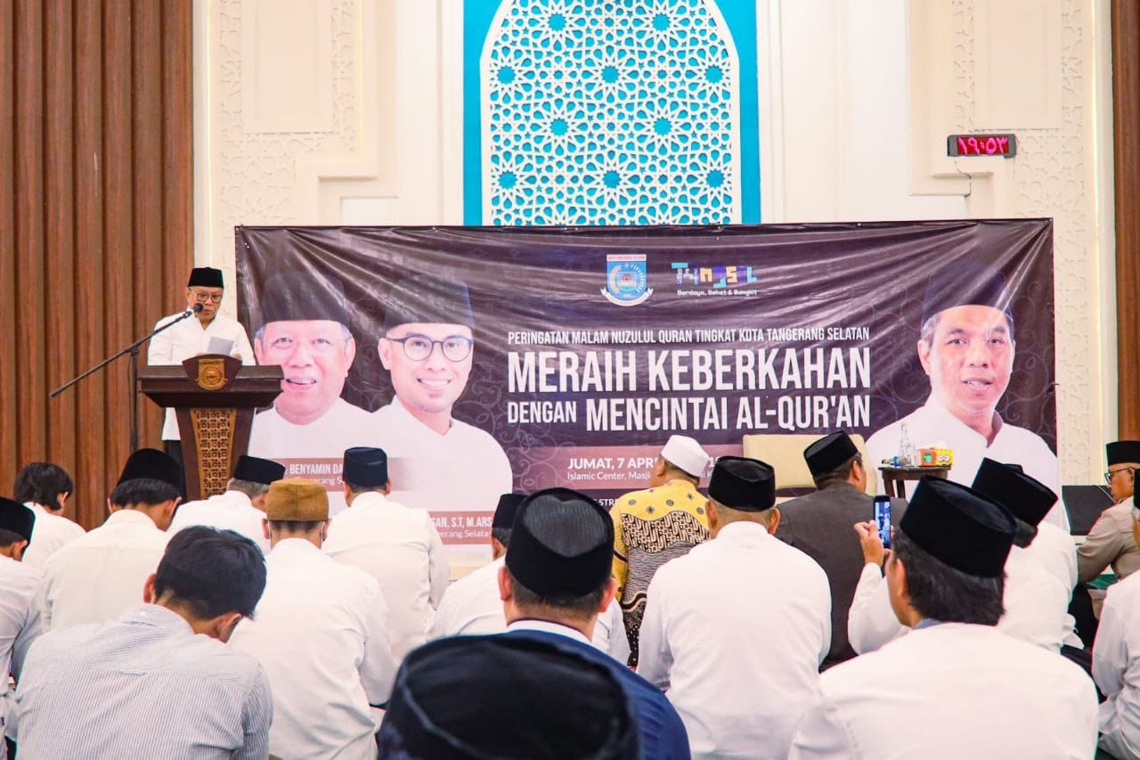 Pemerintah Kota Tangerang Selatan memperingati Malam Nuzulul Qu'ran di BSD Serpong, Sabtu (8/4).