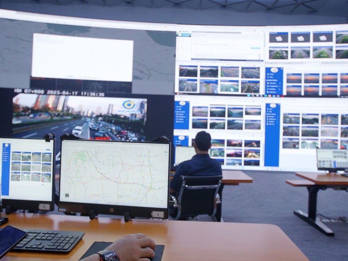 PT Jasa Marga Tbk sebagai operator jalan tol pertama di Indonesia yang mengimplementasikan Intelligent Transportation System (ITS).