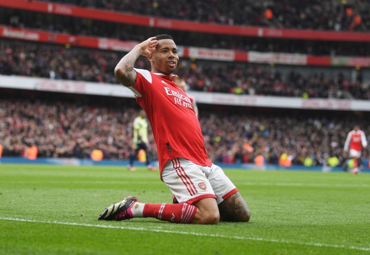 Penyerang Arsenal Gabriel Jesus melakukan selebrasi usai mencetak gol ke gawang Leeds United di laga Liga Primer Inggris
