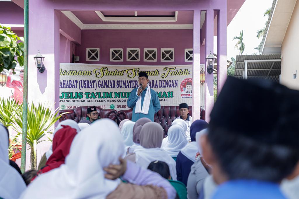 Ustaz Sahabat  Ganjar mengajarkan tata cara Salat Tasbih