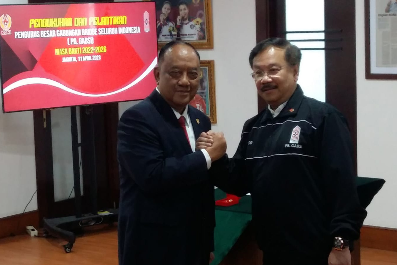 Ketum Gabsi Syarif Bastaman (kanan) dan Ketum KONI Marciano Norman.