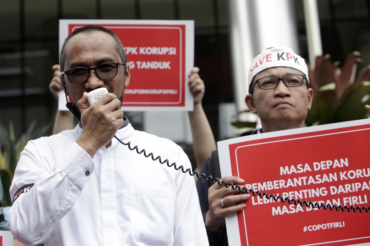 Dewas KPK Dinilai Loyo dan Takut Firli