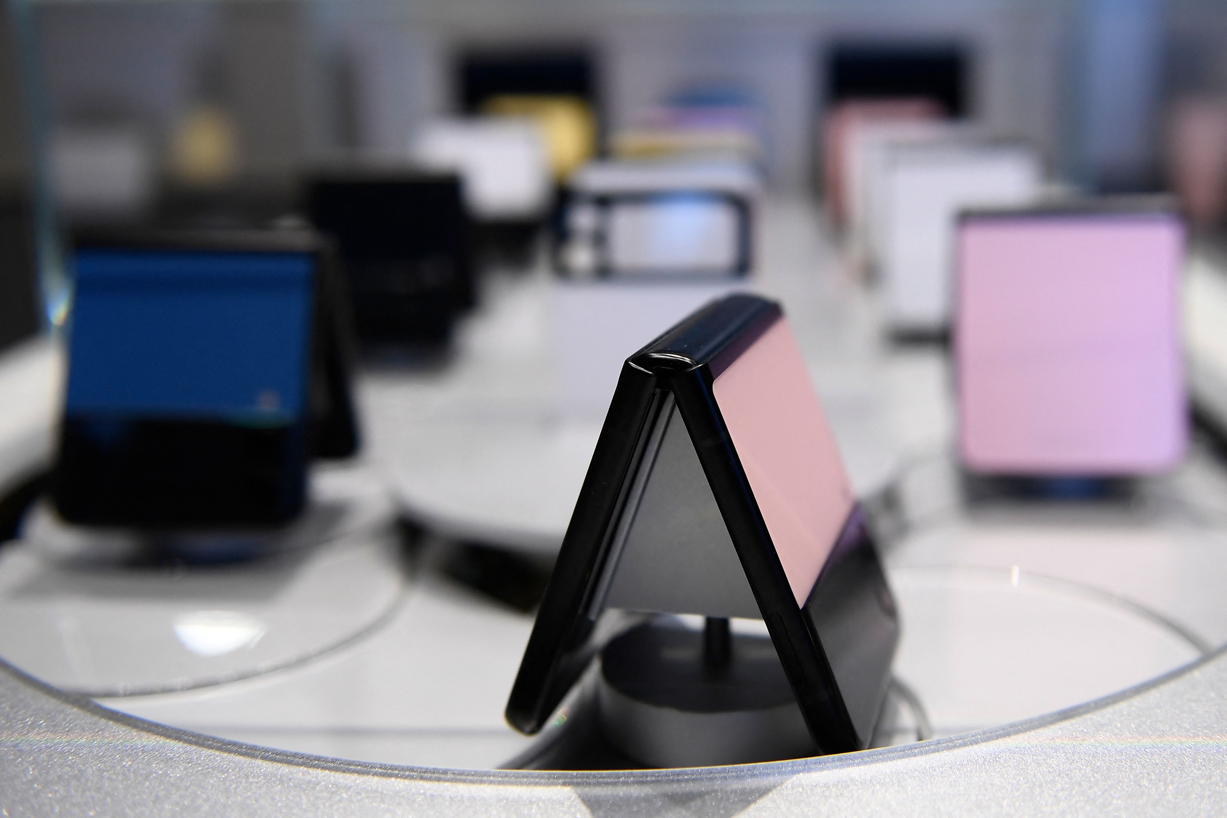 Pengapalan Perangkat Layar Lipat akan Capai 48,1 Juta Unit pada 2027