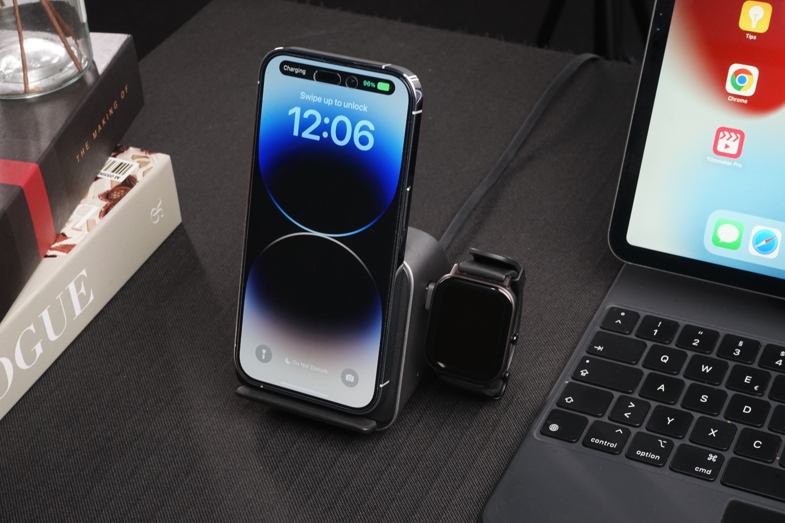 EW50S Magsafe Power Bank Wireless Charging Base 3 in 1 PD Fast Charging.