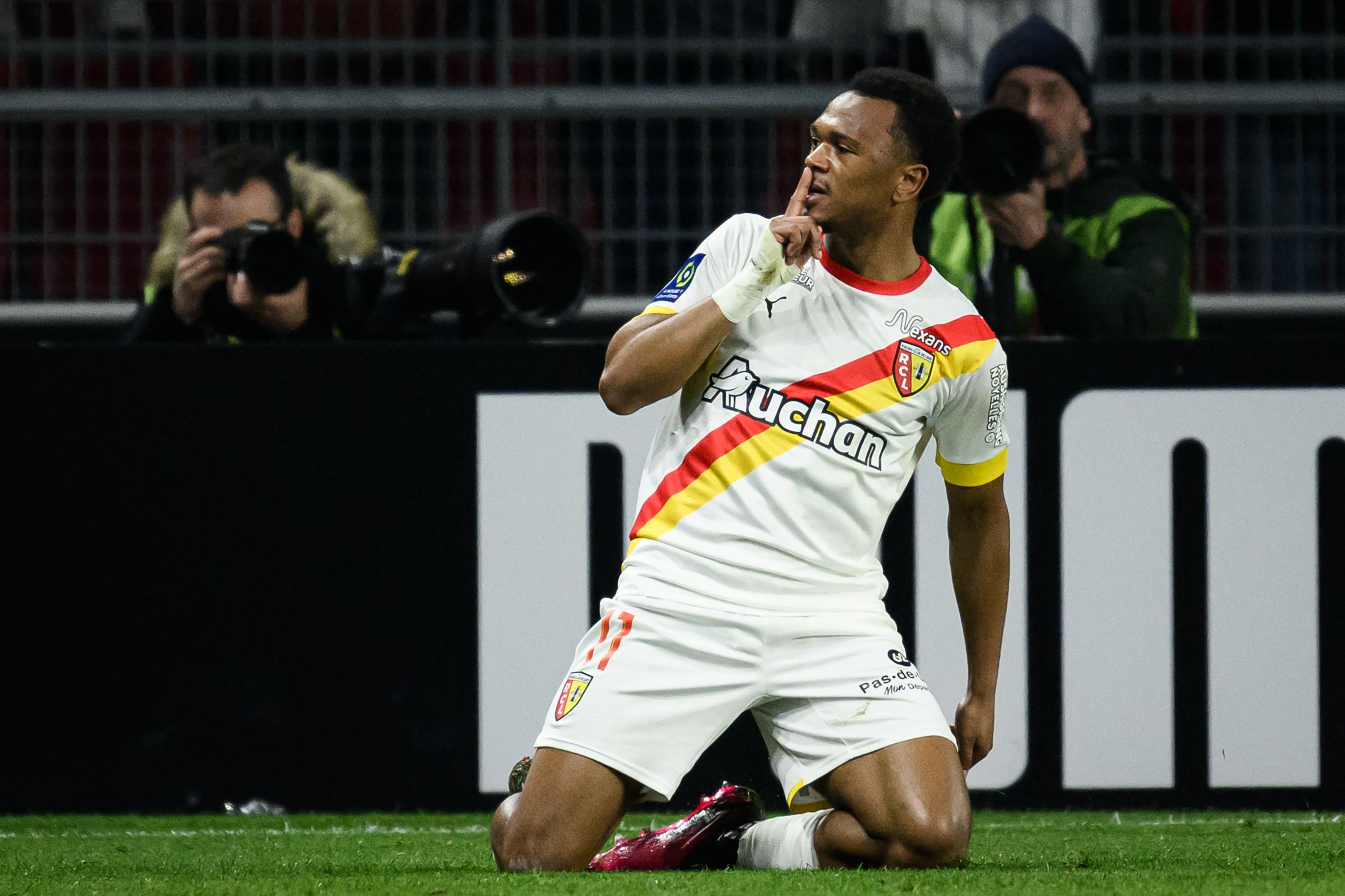 Gol Tunggal Openda Antar Lens ke Peringkat Dua Ligue 1