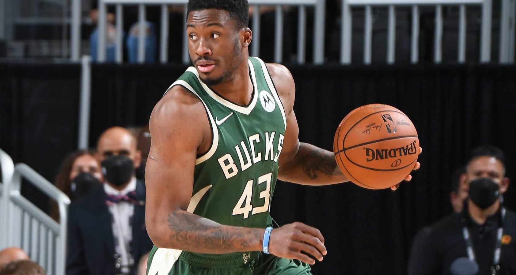 Forward Milwaukee Bucks Thanasis Antetokounmpo