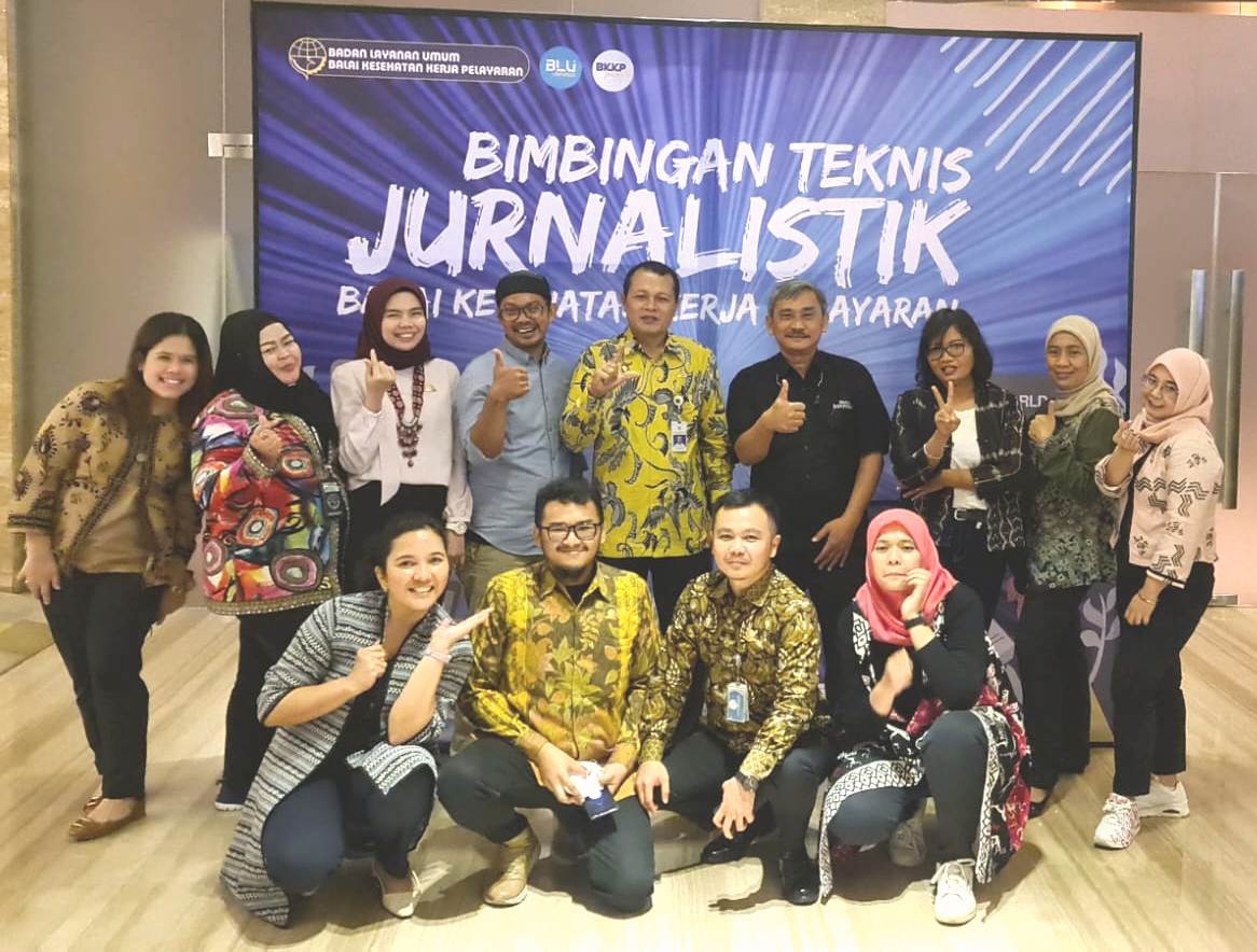 Kepala BKKP Widi Supriyanto foto bersama para peserta pelatihan.