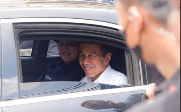 Presiden Joko Widodo dan Menteri BUMN Erick Thohir