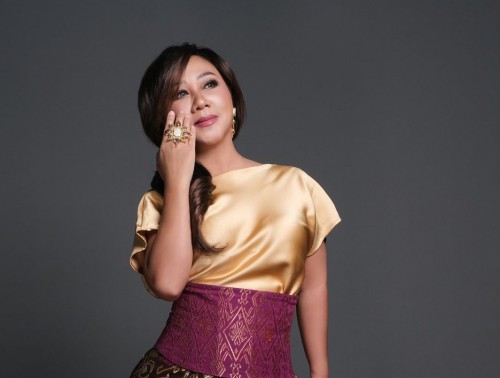 Desainer Lenny Hartono