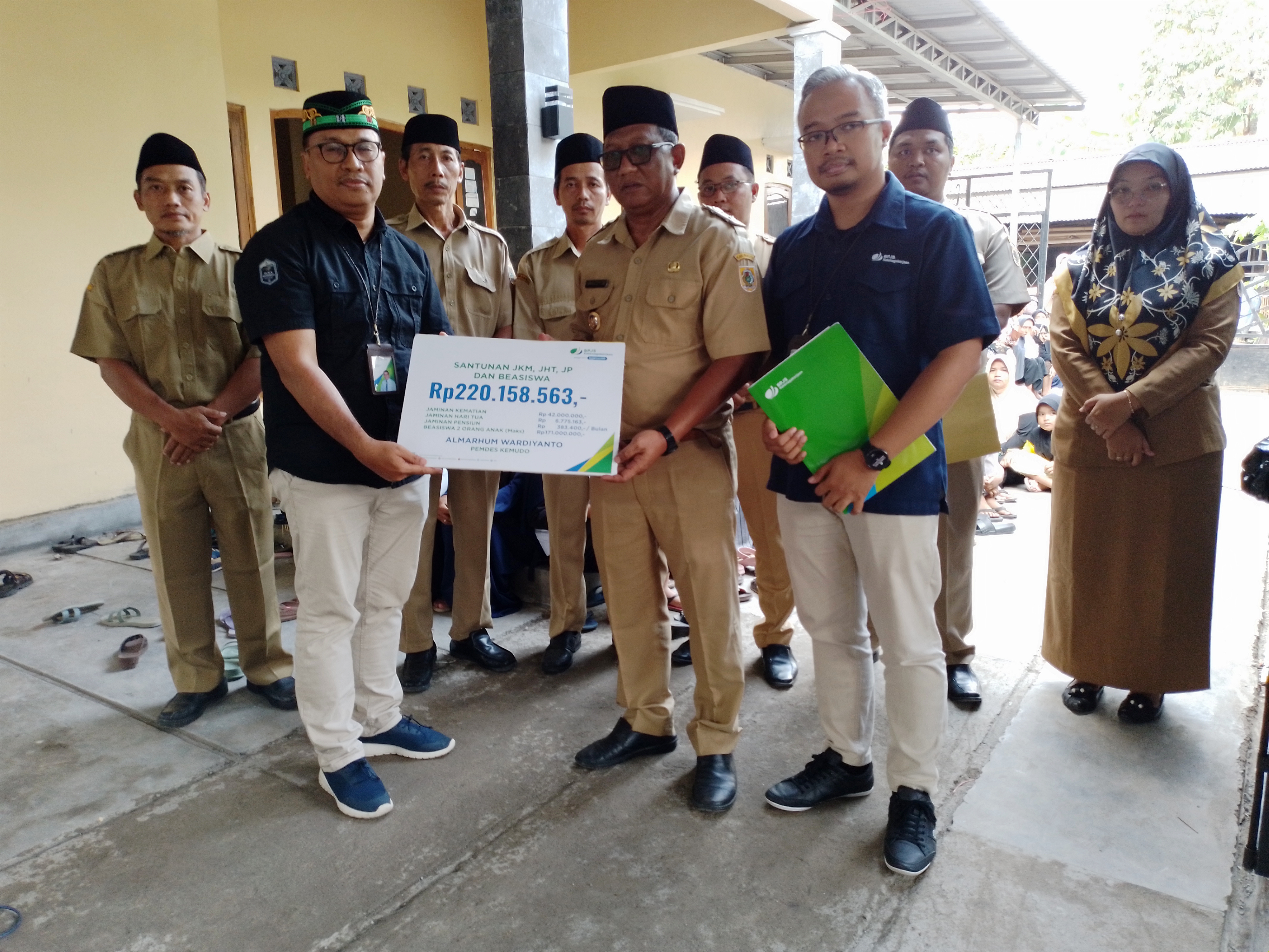 BPJS Ketenagakerjaan Klaten Serahkan Santunan Rp220,15 Juta