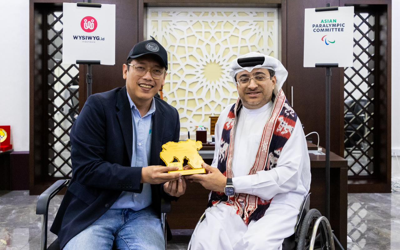 Presiden APC Majid Rashed bersama Direktur WYSIWYG.id Andro Rohmana