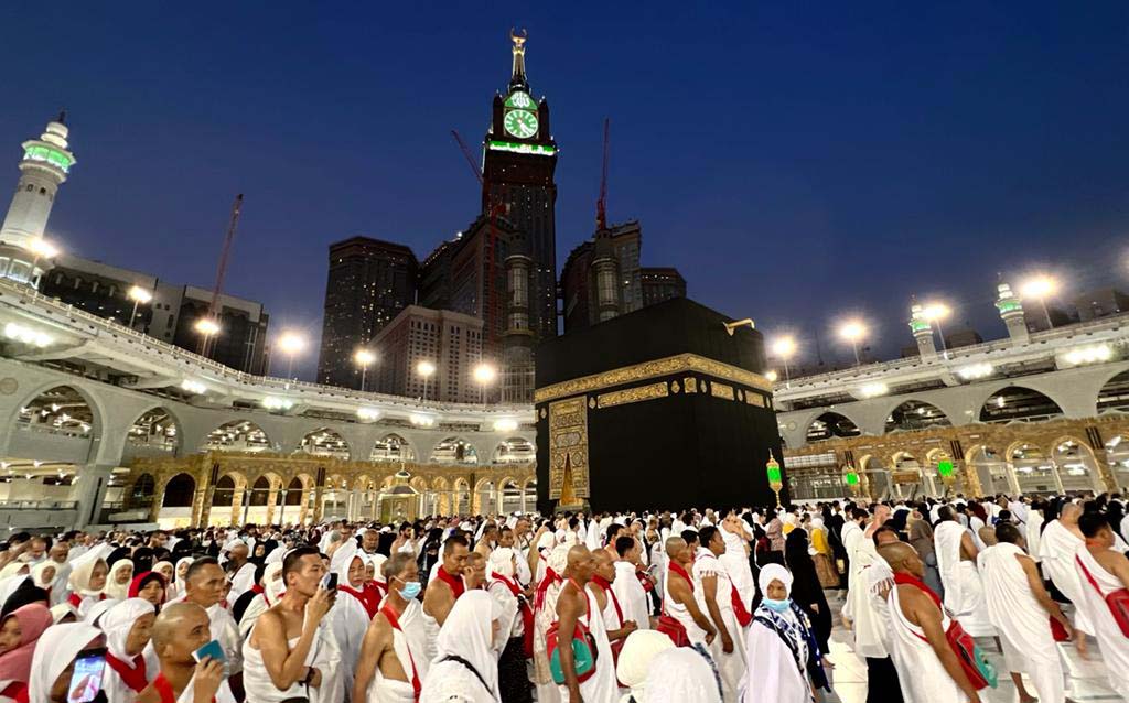 Pelaksanaan ibadah umrah di Mekkah.