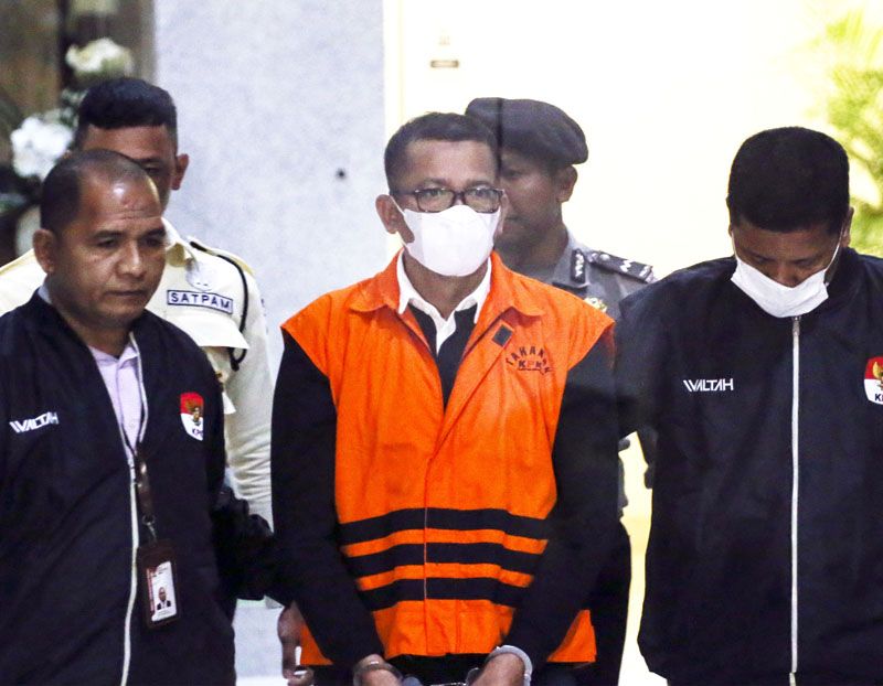 Bupati Meranti Muhammad Adil ditahan penyidik KPK