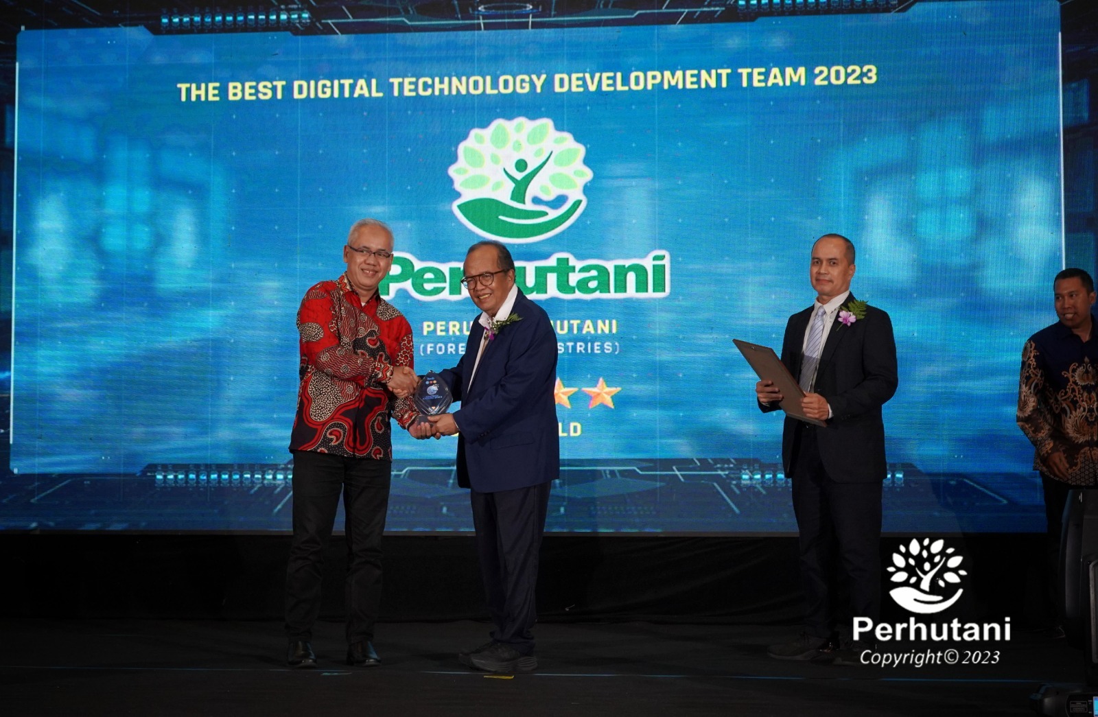 Perum Perhutani memboyong empat penghargaan pada ajang Digital Technology & Innovation Awards 2023, di Hotel Mulia Jakarta Rabu (29/3)