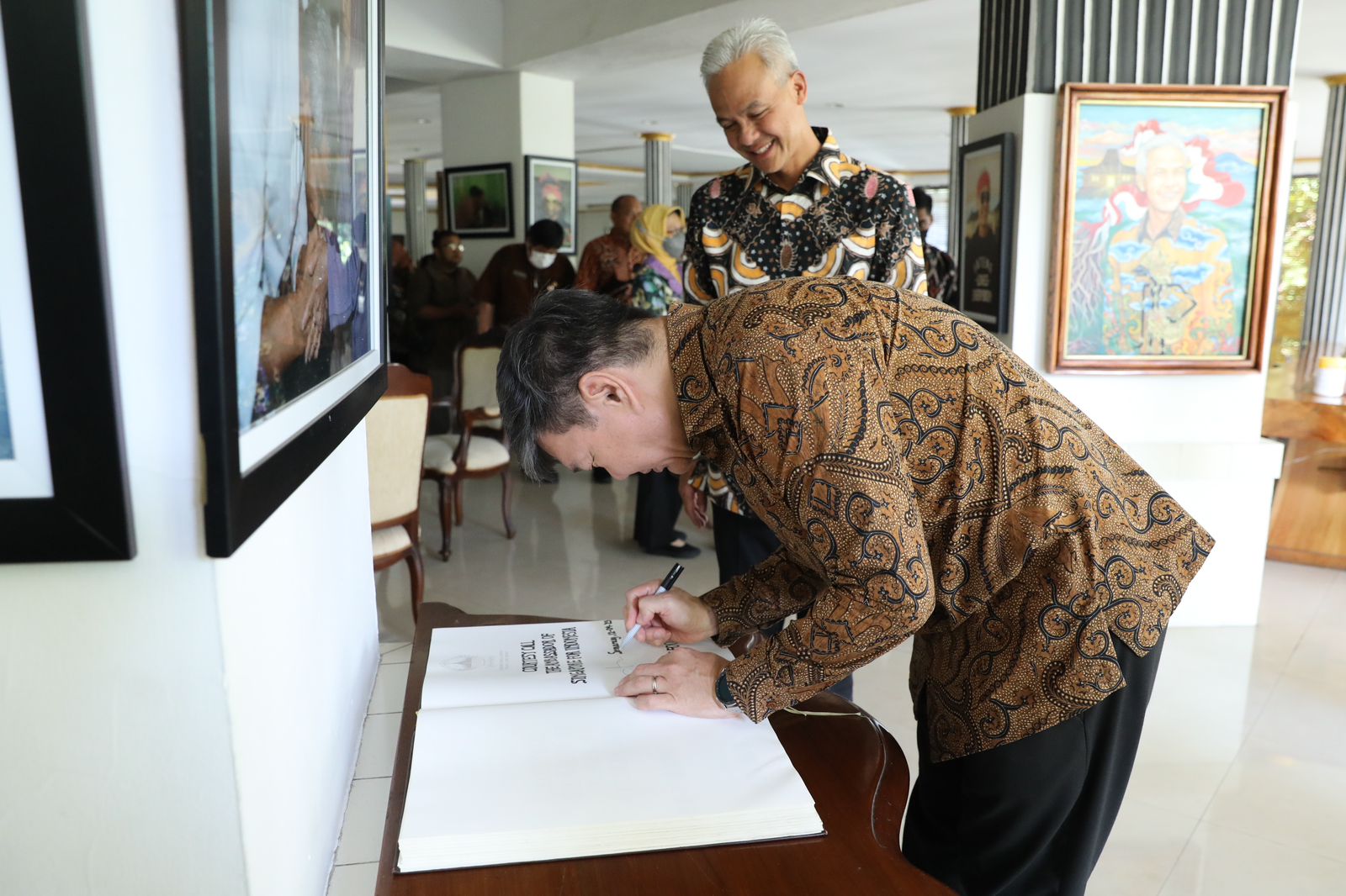 Duta Besar Singapura Untuk Indonesia Kwok Fook Seng berkunjung ke Puri Gedeh, Semarang