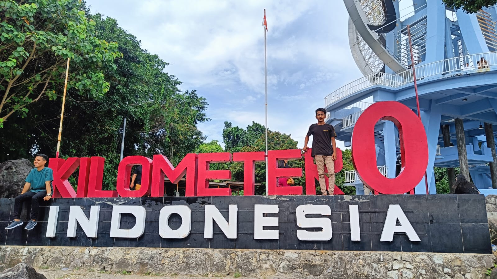 Tugu Kilometer Nol Indonesia di kawasan paling barat Pulau Weh, Kota Sabang, Aceh