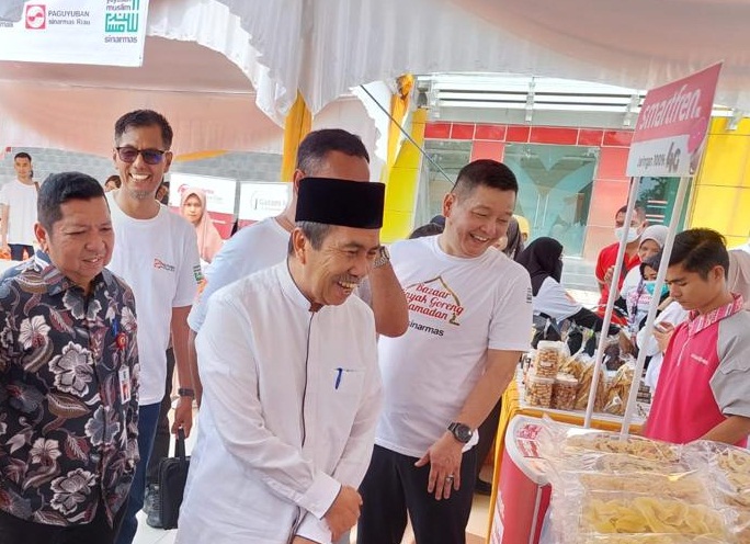Bazar minyak goreng premium murah yang digelar Sinar Masa. 