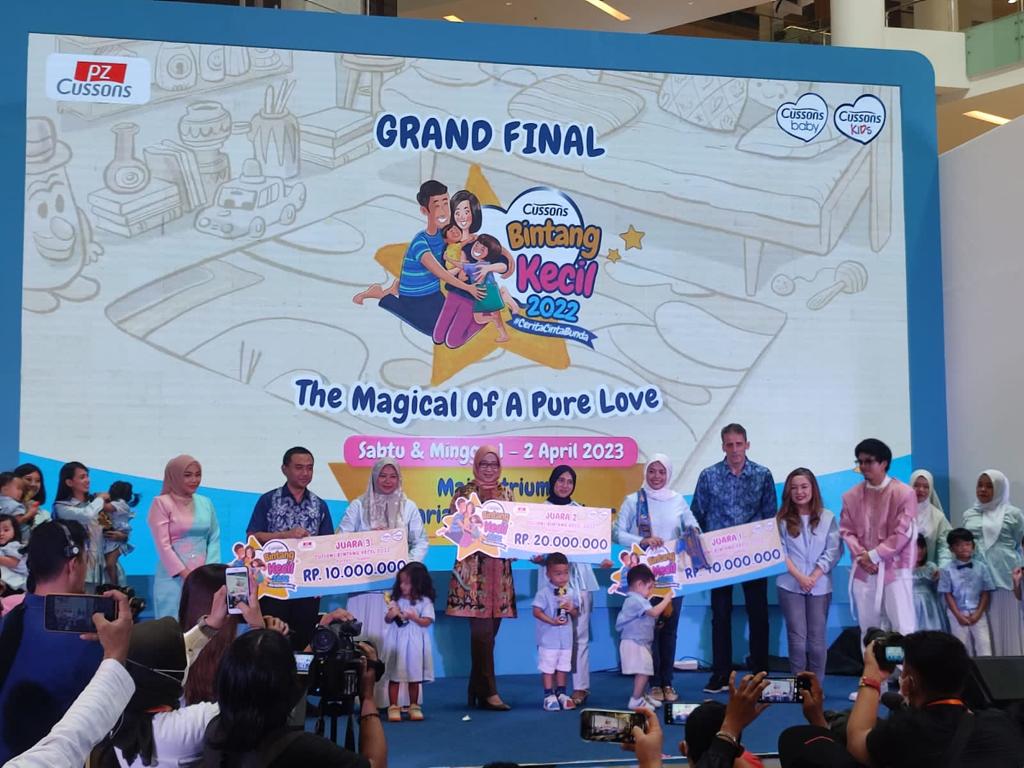 Acara Grand final CBK 2022 yang juga dihadiri pasangan muda Aurel Hermansyah dan Atta Halilintar di Jakarta, Minggu (2/4).