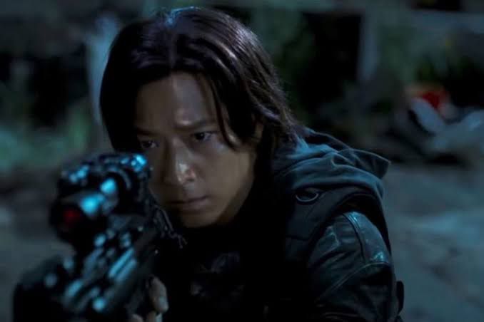 Tangkapan layar film Train to Busan 2, Kang Dong Won menjadi pemeran utama drama tersebut