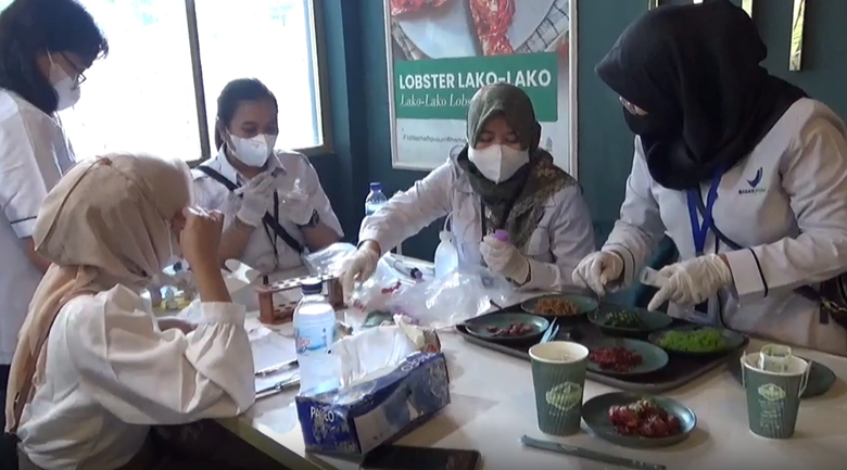 Pemkab Manggarai Barat menggelar sidak di sejumlah restoran yang berada di kawasan Labuan Bajo.