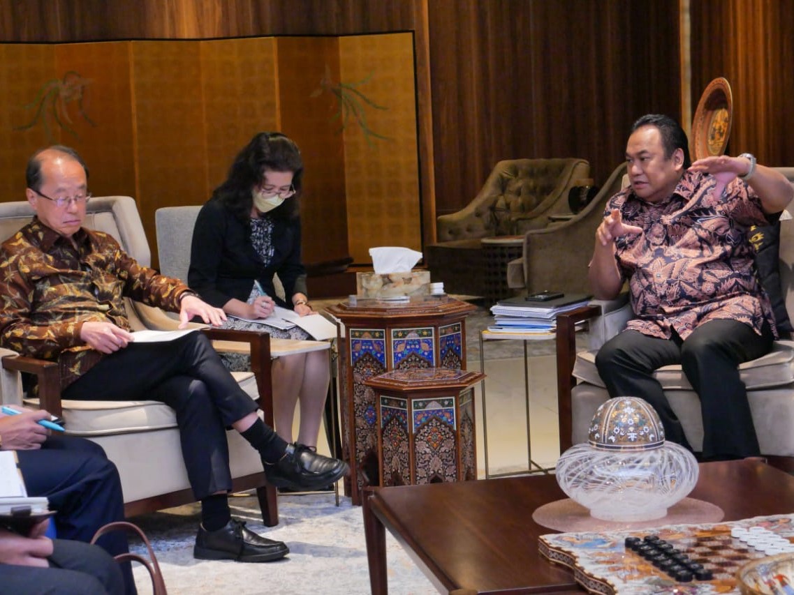 Wakil Ketua DPR Rachmat Gobel menerima rombongan pengusaha Jepang yang berkunjung ke Ibu Kota Negara (IKN) Nusantara di rumah dinasnya.