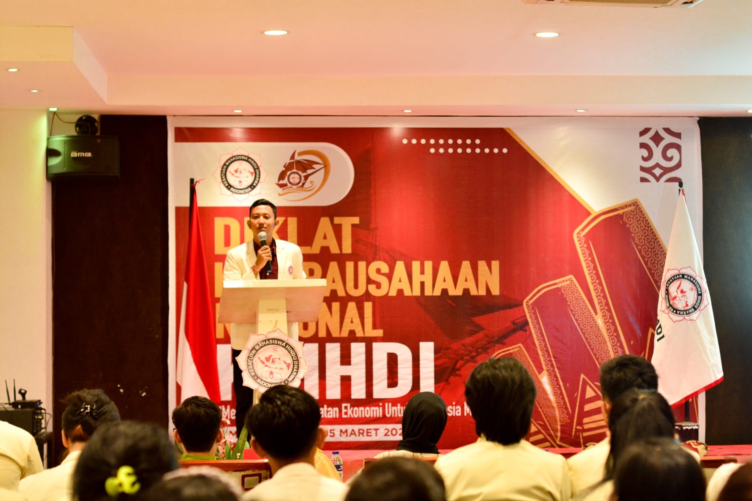 Ketua Presidium PP KMHDI I Putu Yoga Saputra hadir pada acara Diklat Kewirausahaan KMHDI di Makassar, Sulawesi Selatan.