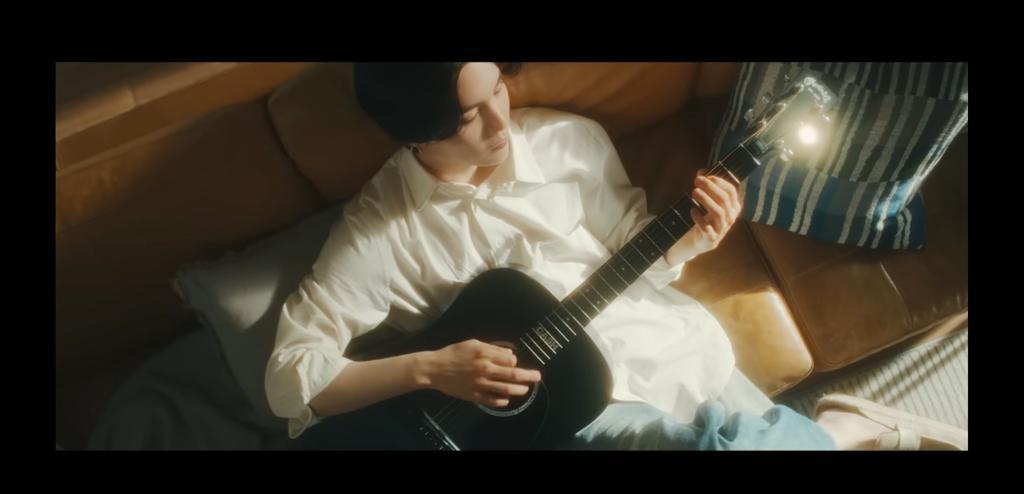 Kolaborasi Suga BTS-IU lewat lagu People pt.2 resmi diperdengarkan secara global, Selasa (7/4). 