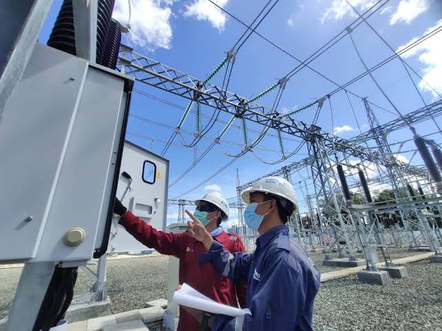 PT PLN (Persero) menyiagakan sekitar 2.300 posko siaga kelistrikan dan 82.690 personel guna menjaga pasokan listrik selama Idul Fitri.