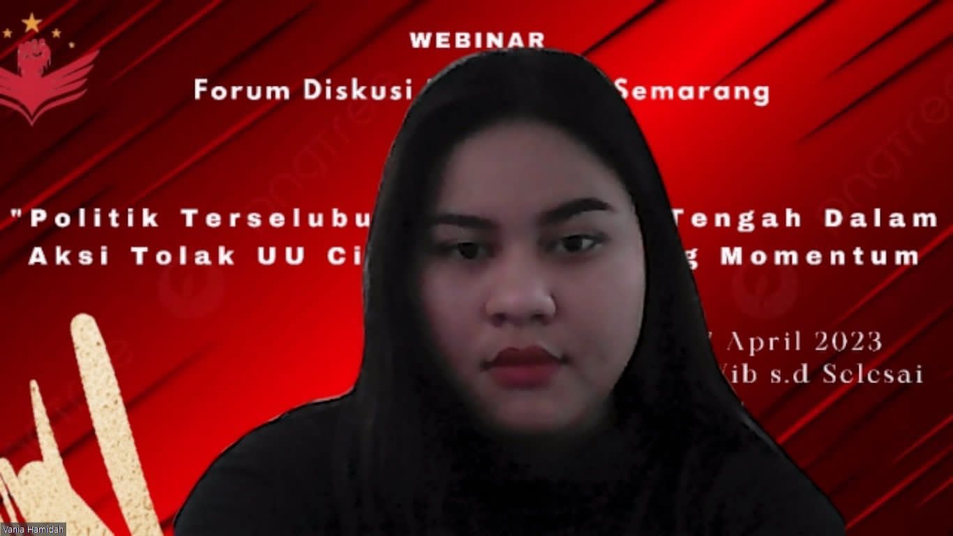 Vania Hamidah narasumber dari  Solidaritas Mahasiswa Semarang Bersatu