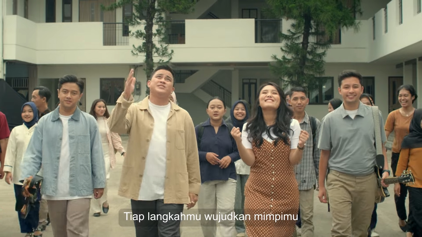 Cuplikan adegan dari video musik Selalu Bersamamu milik HIVI!