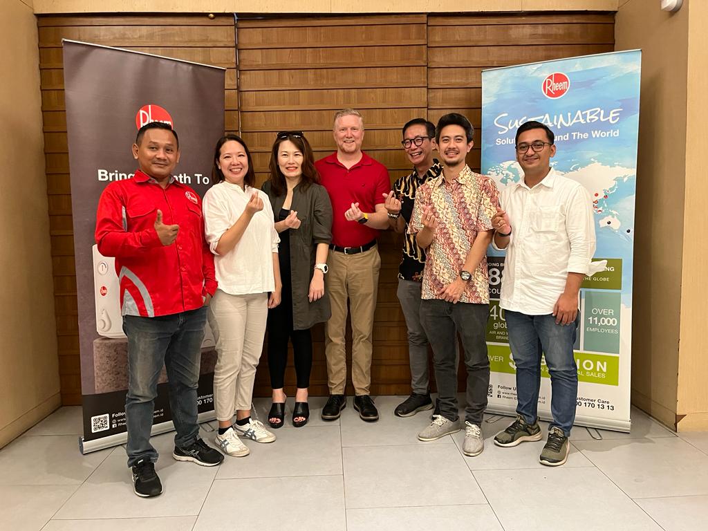 Konferensi pers yang menghadirkan pemanas air Rheem di Jakarta, Rabu (12/4).