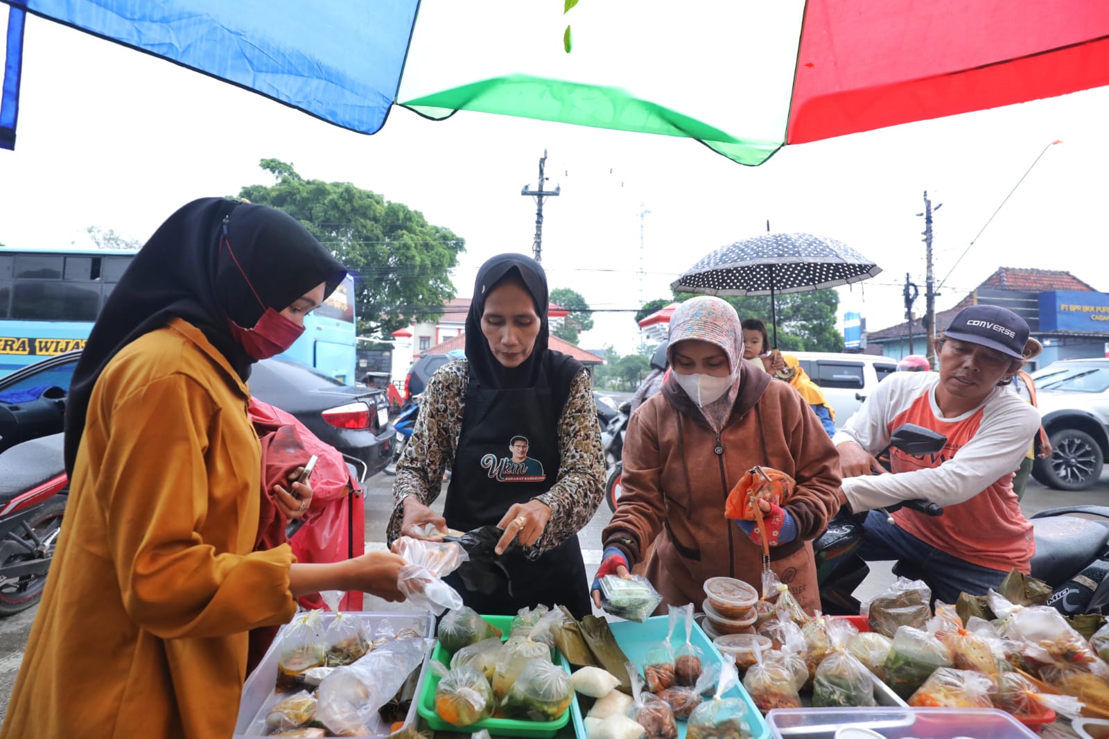 Bazar Kuliner Ramadan UMKM Sahabat Sandi Uno di Banyumas, Jawa Tengah