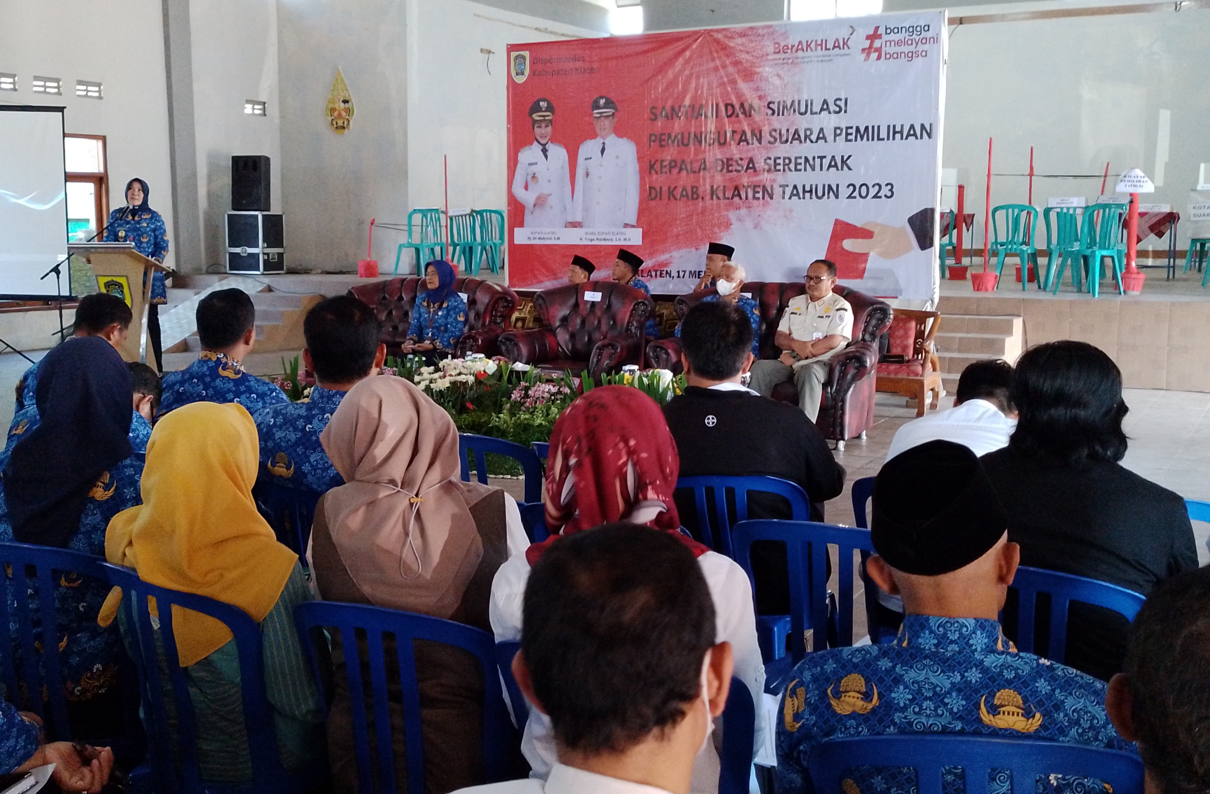 santiaji dan simulasi pemungutan suara pemilihan kepala desa serentak di Kabupaten Klaten