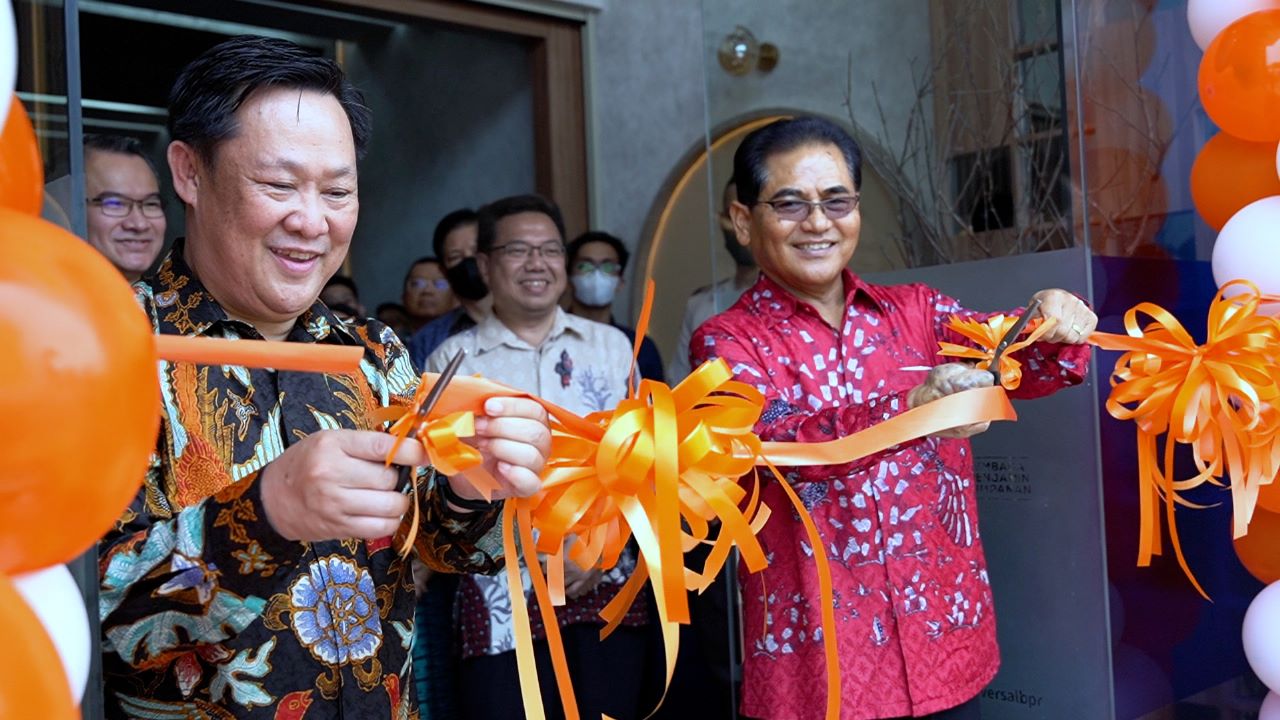 Bank Universal BPR memperkenalkan secara resmi aplikasi Universal Mobile (mobile banking).