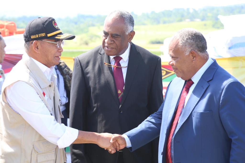 Menko PMK Muhadjir Effendy (kiri)