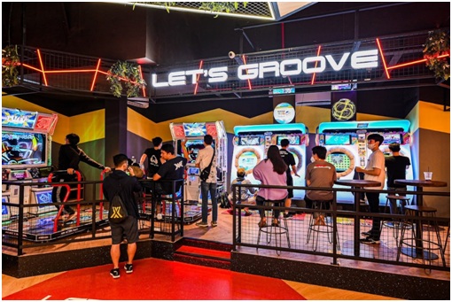 Untuk membakar lemak akibat menyantap menu Lebaran, bisa dengan bermain game di arena permainan. 