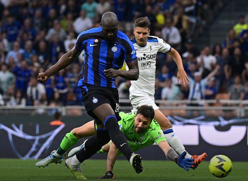Inter milan memastikan tempat di Liga Champions setelah mengalahkan Atalanta 3-2.