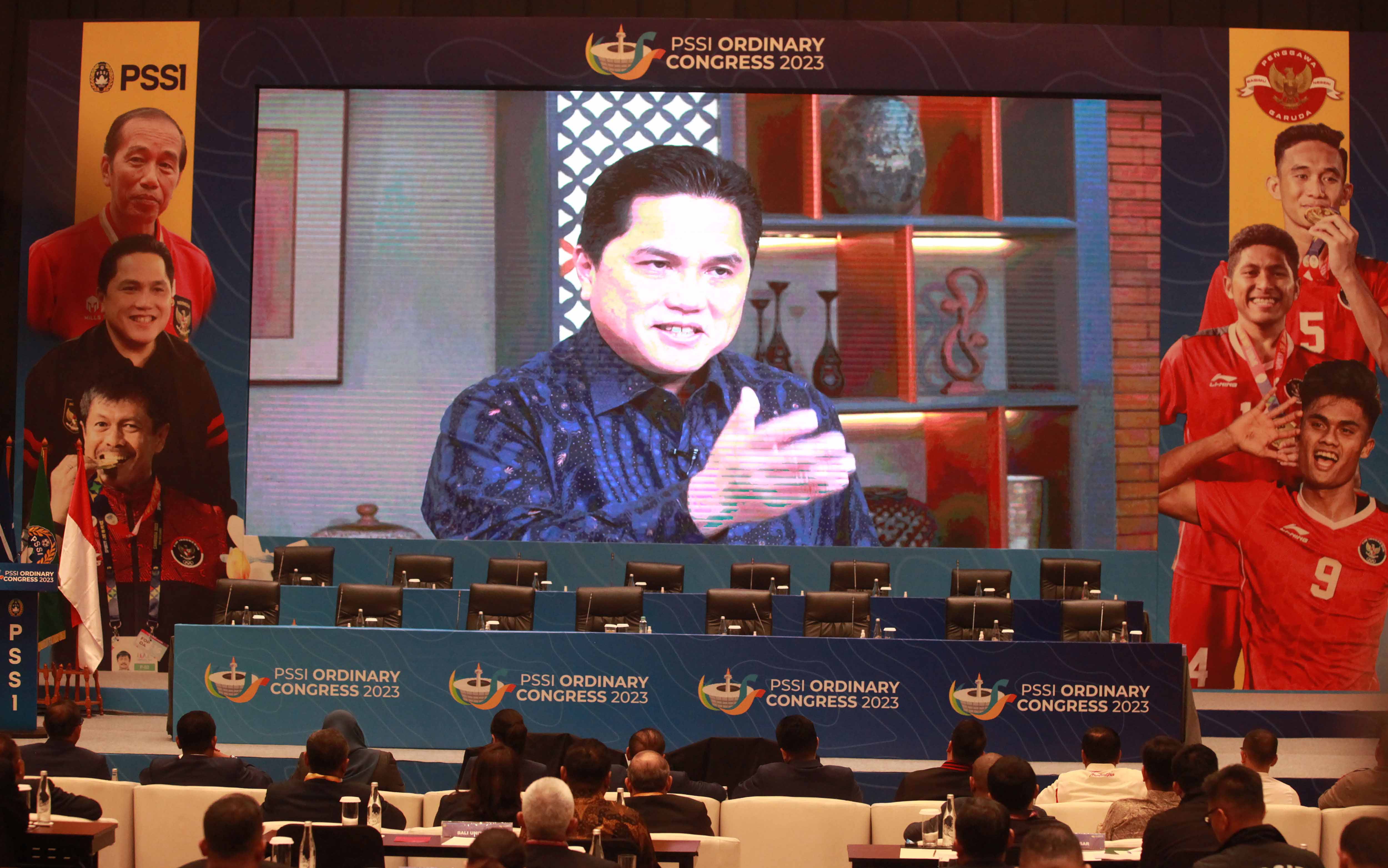 Ketua umum PSSI Erick Thohir memberikan pidato secara virtual pada Pembukaan Kongres Biasa PSSI 2023 di Jakarta, Minggu (28/5/2023).